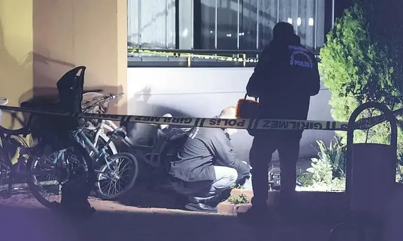 Konya'da Ebru Öğretmeni 23 bıçak darbesiyle öldürmüştü! Davayı gülerek izledi!