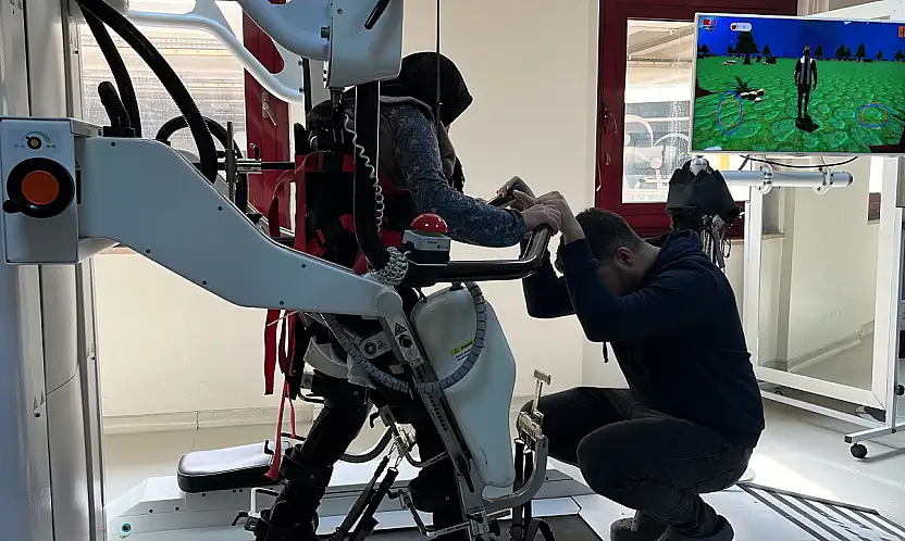 Konya'da felçli hastaların tedavisinde ileri teknoloji robot sayısı artırıldı!