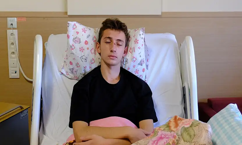 Konya'da fener alayında dehşet! Torpil gencin gözüne isabet etti!