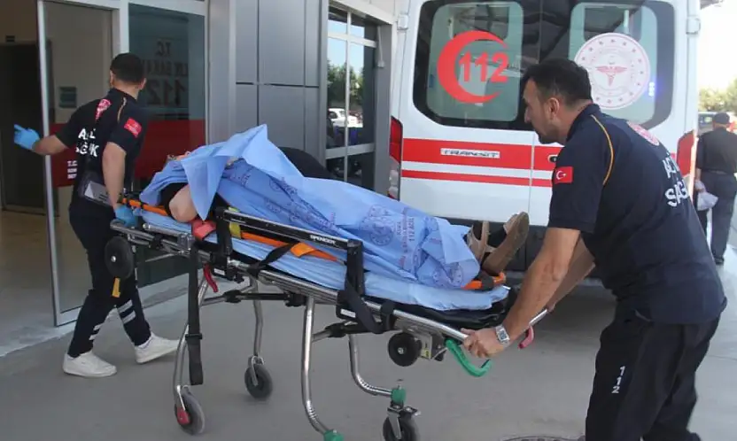 Konya'da iki otomobil birbirine girdi! Çok sayıda yaralı var...