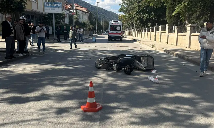 Konya'da iki otomobil ile motosiklet çarpıştı: 1 ölü!