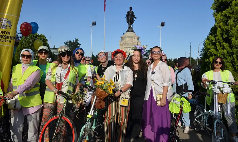 Konya'da kadınlar pedal çevirdi! Avrupa Bisiklet Başkenti'nde renkli görüntüler