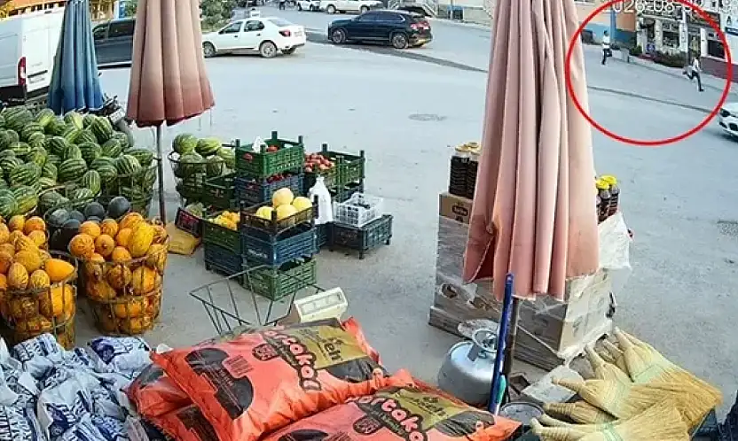 Konya'da markette bıçaklı saldırı! Ölümden böyle kaçtı, peşini bırakmadı... 