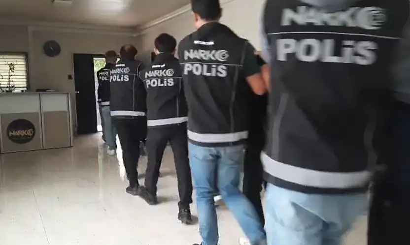 Konya'da narkotik darbe: 8 yakalama, binlerce sentetik hap!