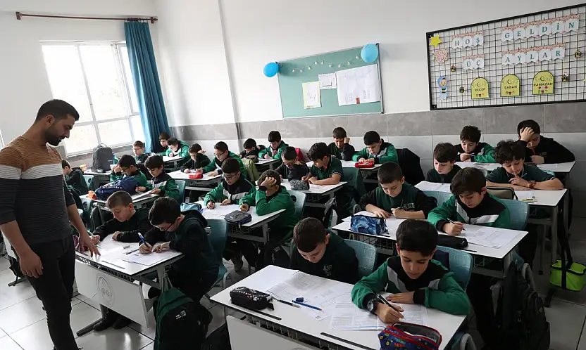 Konya'da öğrenciler bilgilerini 'Medeniyet Okulu' sınavlarıyla test ediyor