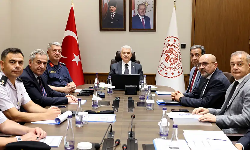 Konya'da, okulların güvenliği için kritik toplantı! Vali Akın başkanlığında yapıldı