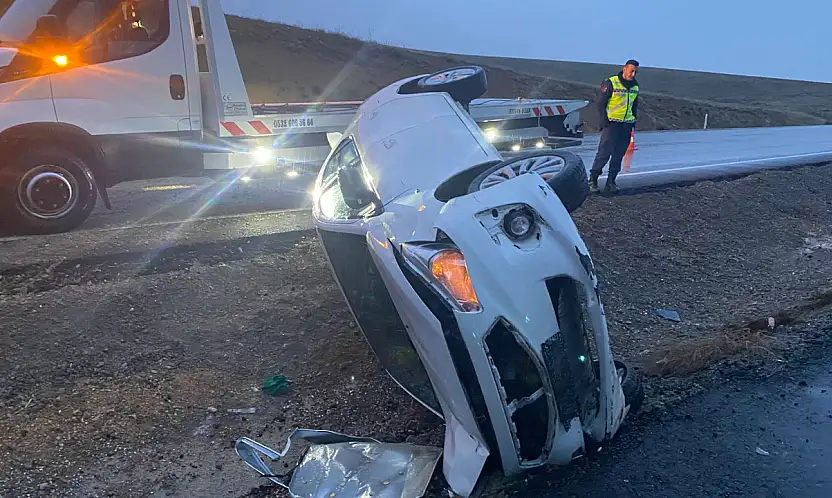 Konya'da otomobil devrildi: Aynı aileden 4 kişi yaralandı!