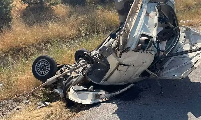 Konya'da otomobil, gurbetçinin aracıyla kafa kafaya çarpıştı! 2 ölü