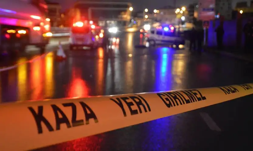  Konya'da otomobil yoldan çıktı: 2 ölü, 1 yaralı...