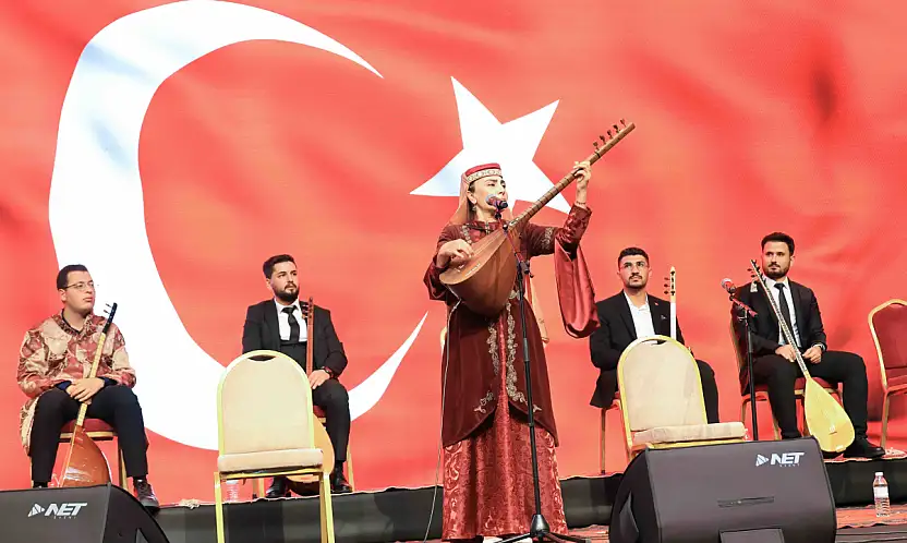 Konya'da saz ve söz şöleni sona erdi! 60. yıla yakışan final