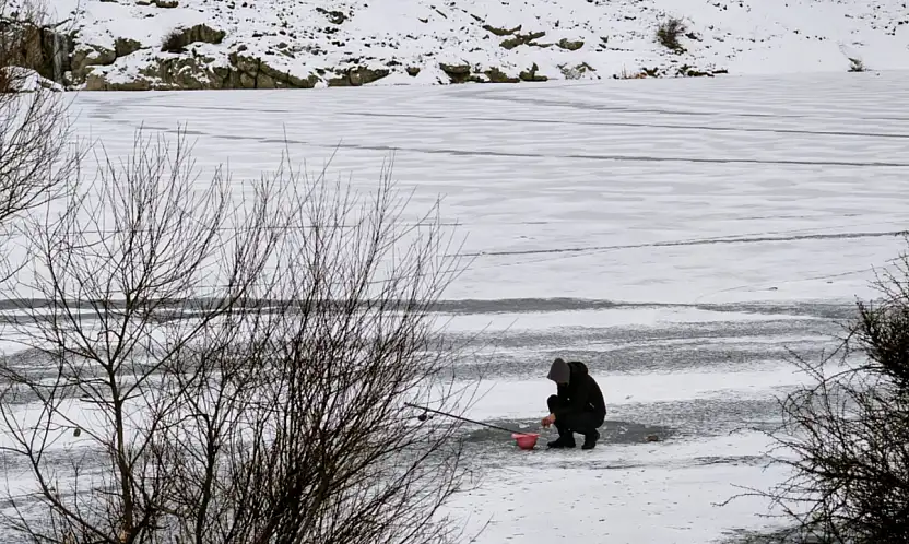 Konya'da Sibirya soğukları 1.515 rakımlı göleti dondurdu