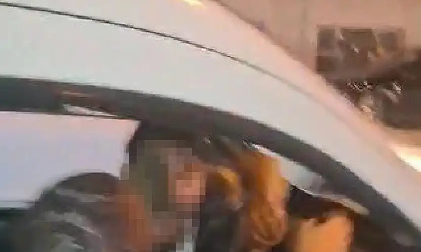 Konya'da skandal görüntüler! Önce araçtan vurdu, sonra inip yumrukladı