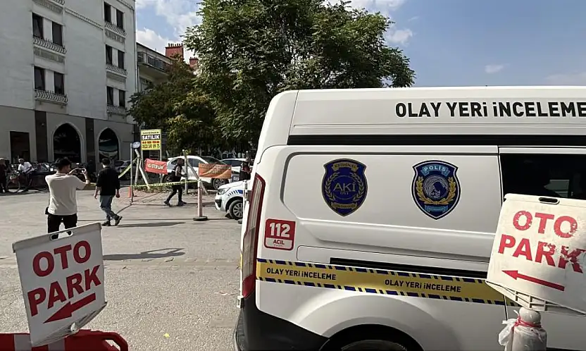 Konya'da sokak ortasında kanlı hesaplaşma! Silahına sarıldı ama...