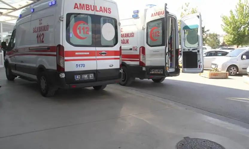 Konya'da taksi dehşeti! Karşıya geçmek isteyen anne ve kızına çarptı!