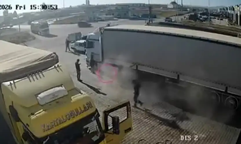 Konya'da tır tamirinde korkutan patlama!