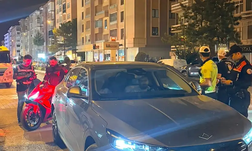 Konya'da trafik denetimine takılan sürücülere 6 milyon liralık ceza şoku!