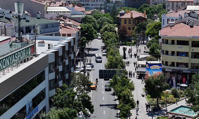 Konya'da ulaşım altyapısına güçlü dokunuş: O cadde trafiğe hazır!