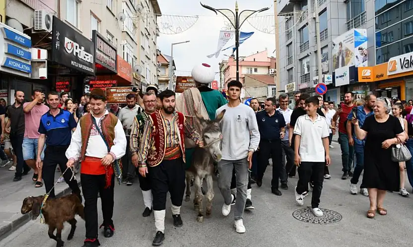 Konya'da uluslararası şenlikte ortalık karıştı! AK Parti milletvekilinden tepki...