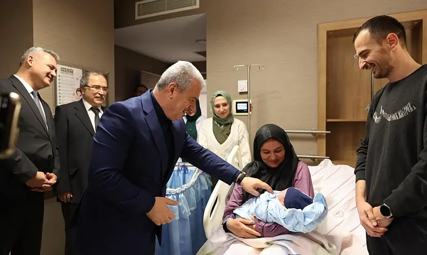 Konya'da yeni yılın ilk bebeği Alparslan bebek oldu