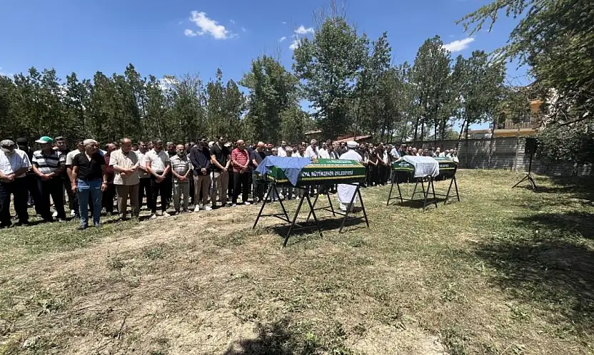 Konya'da yürek yakan veda! Anne ve kızı dualarla toprağa verildi