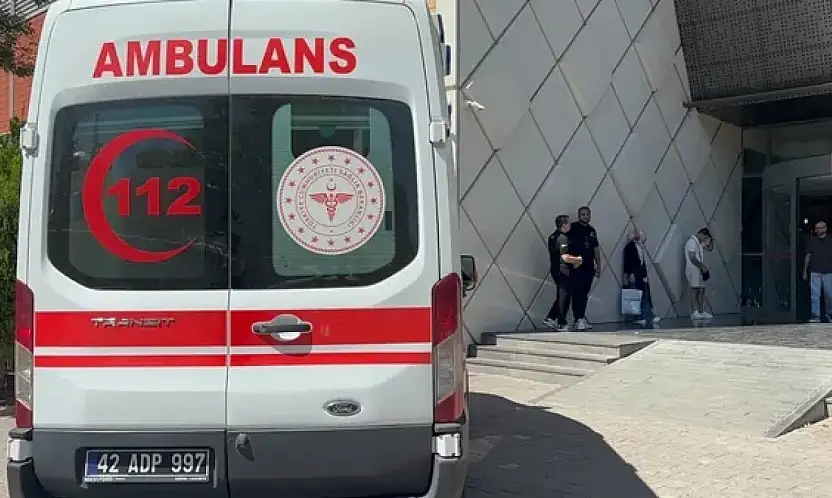 Konya'daki AVM'de kan aktı! Restoran katında bıçaklı hesaplaşma!
