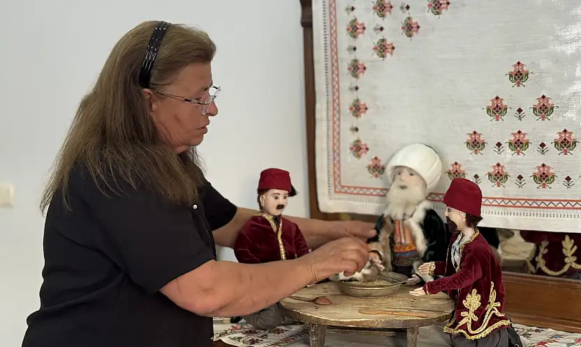 Konya'daki kadın usta Nasreddin Hoca'yı geleceğe ışınlıyor!