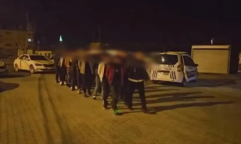 Konya merkezli 5 ilde göçmen kaçakçılığı operasyonu! 10 organizatör tutuklu