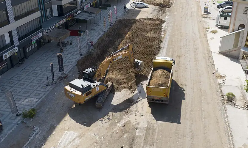 Konya'nın o caddesi baştan aşağı yenileniyor