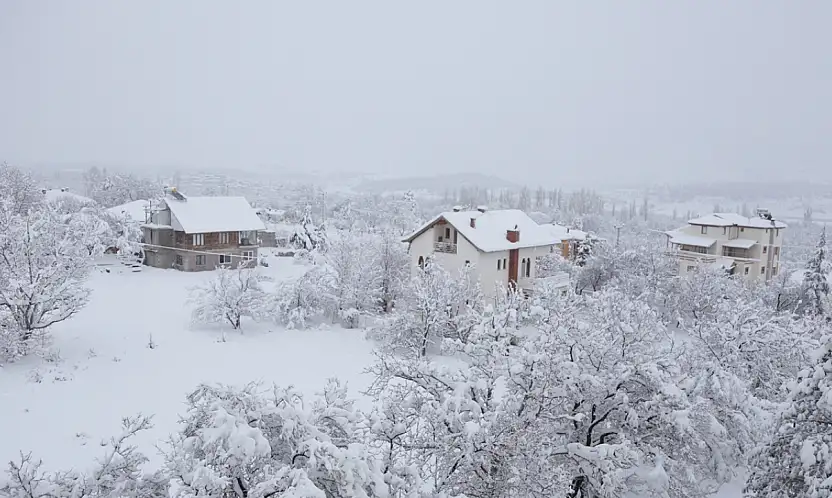 Konya'nın o ilçesinde kar kalınlığı 50 santimetreye ulaştı