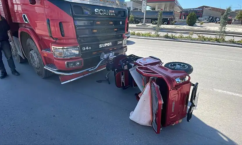 Konya plakalı araç, elektrikli bisikletle çarpıştı! 10 metre sürüklendi