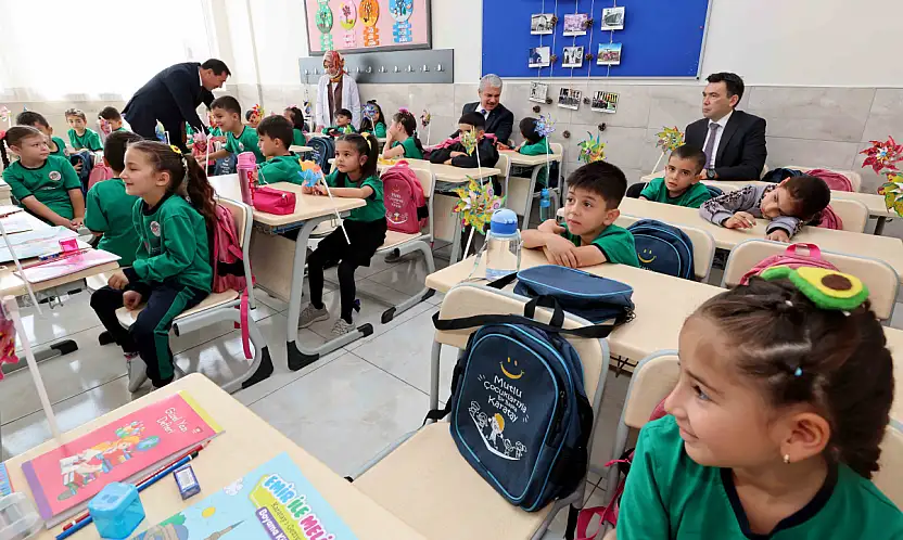 Konya Valisi Akın'dan öğrencilere önemli tavsiye: 'Çok çalışın, bol bol okuyun'