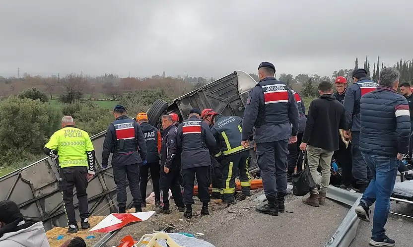 Konya'ya iki ateş birden düştü! Korkunç kazada ölen anne kızın cenazeleri getirildi
