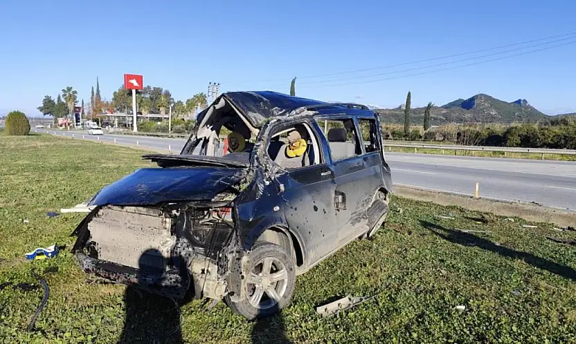 Konya yolunda can pazarı! Araç hurdaya döndü: 5 yaralı