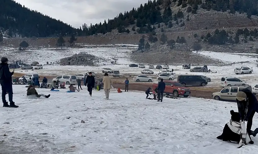 Konya yolunda kış keyfi: 'Burası bizim Uludağ'ımız!'