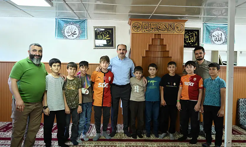 Konyalı çocukların Kur'an sevgisi Başkan Altay'ı duygulandırdı