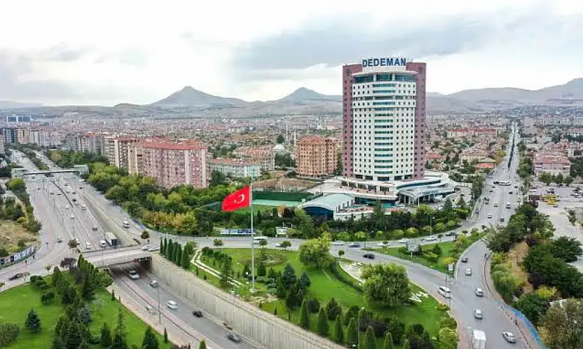 Konyalı sürücüler dikkat: O cadde 4 gün boyunca tek yönlü kapatılıyor!