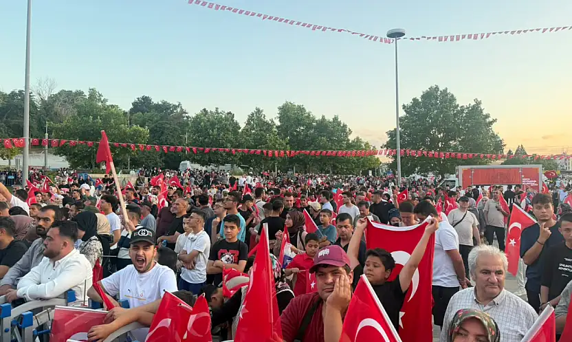 Konyalılar 15 Temmuz'da meydanları doldurdu!
