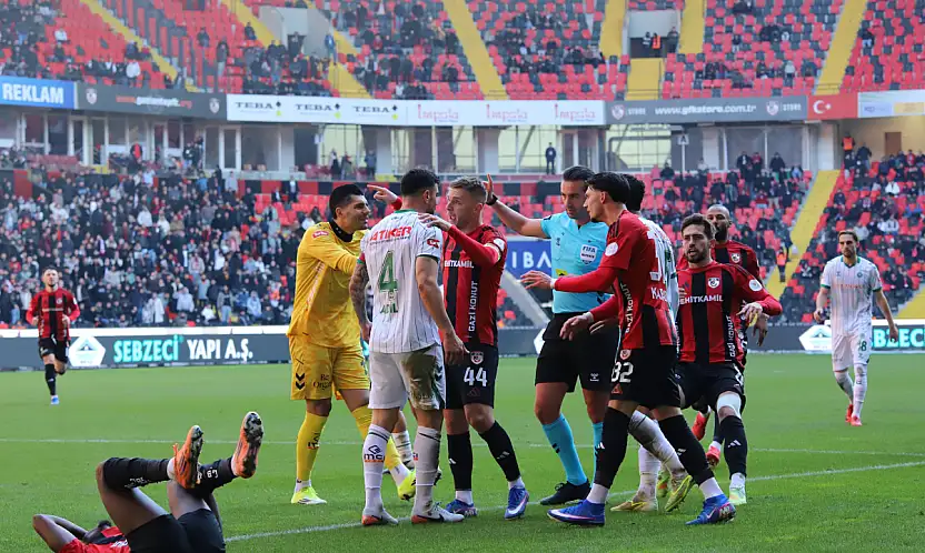 Konyaspor'a kart bloke ve para cezası
