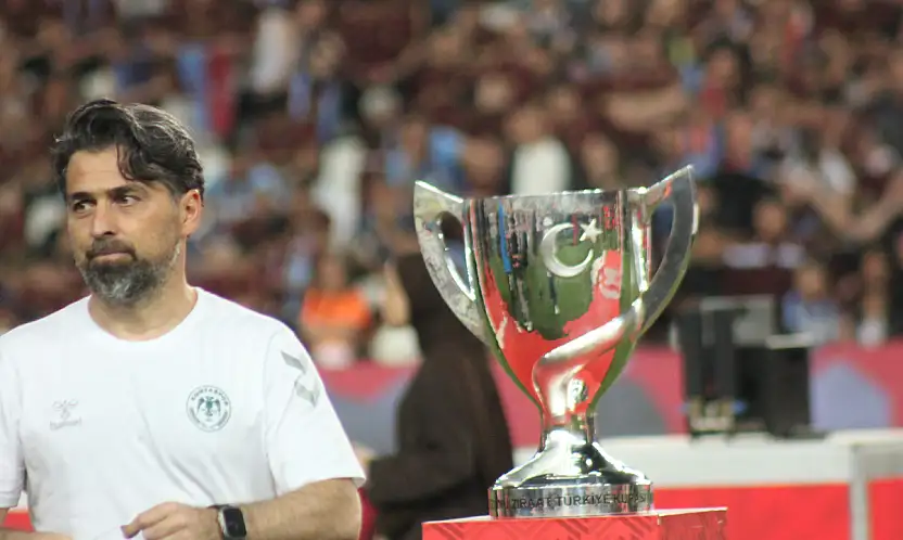 Konyaspor'da İlhan Palut kupa finali sonrası ilk kez konuştu! Bardhi ile diyaloğunu anlattı!