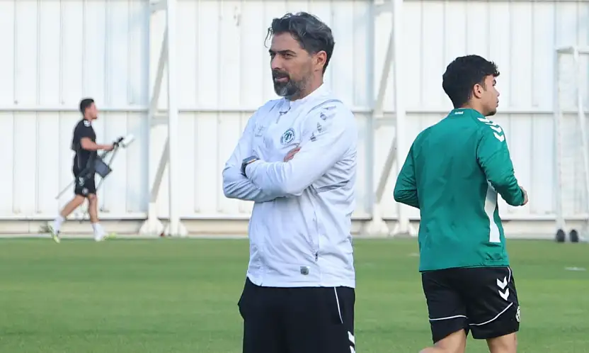 Konyaspor'da İlhan Palut'tan Jevtovic ve Enis Destan açıklaması