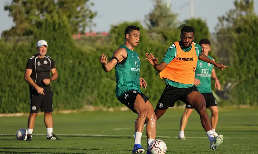 Konyaspor'da Trabzonspor mesaisine başladı