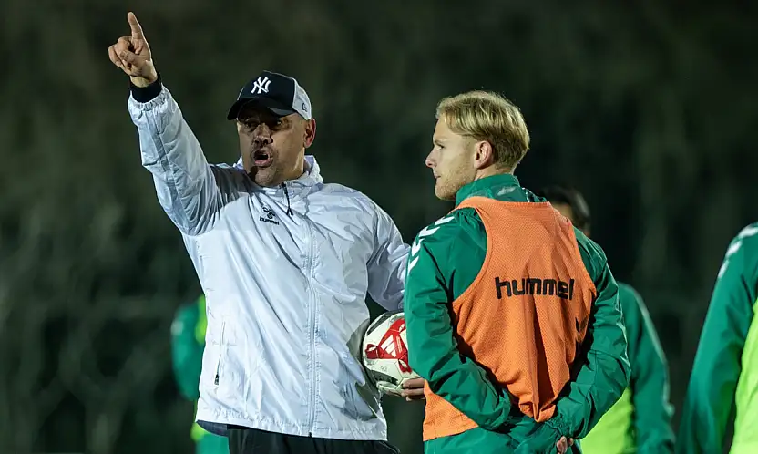 Konyaspor'da üç futbolcu kampa götürülmedi