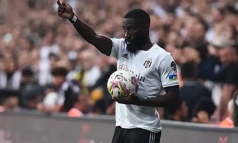 Konyaspor, sol bek transferini bitirdi! Oyuncu yarın şehirde olacak