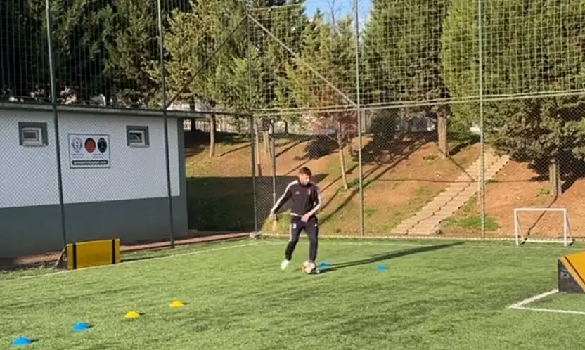 Konyaspor'un genç yatırımı antrenmanlarını tek başına sürdürüyor!