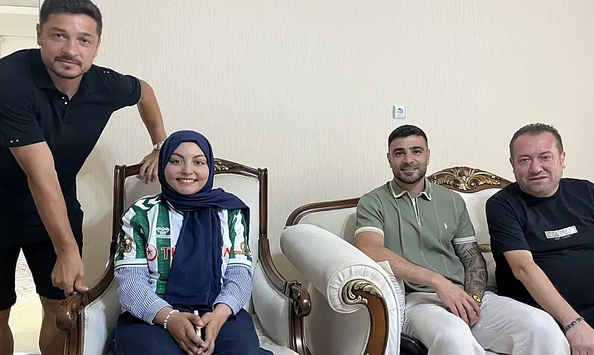 Konyasporlu yönetici ve futbolculardan yüreklere dokunan ziyaret