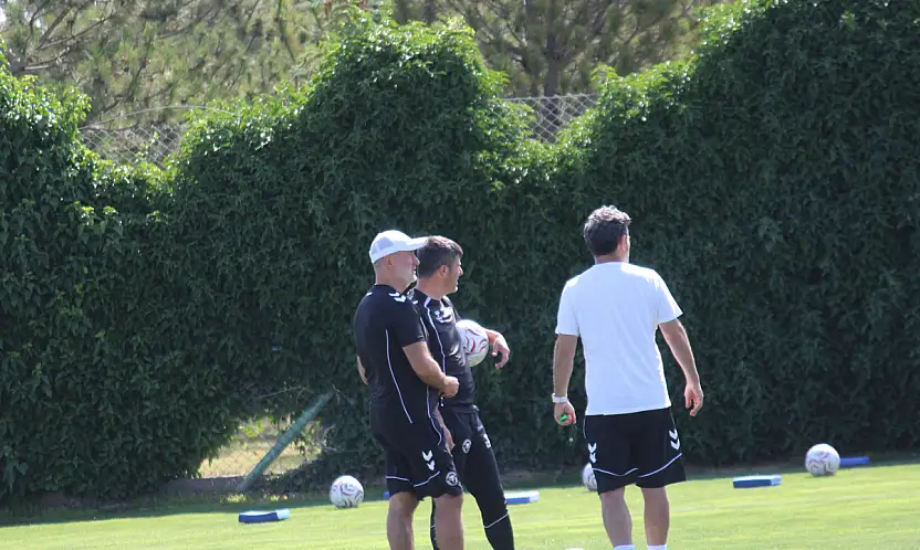 Palut, Konyaspor'a geri dönen Ersan Parlatan hakkında konuştu! 'Bize çok yardım edecek'
