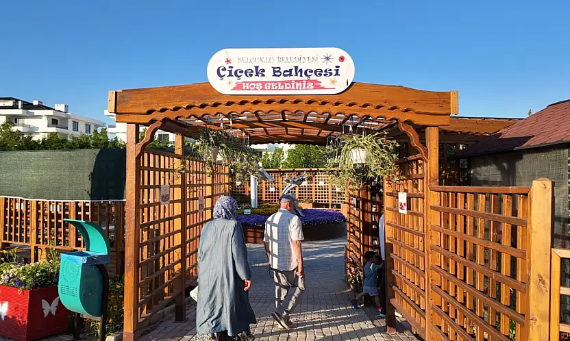 Selçuklu Çiçek Bahçesi hafta sonlarının vazgeçilmezi oldu! Konyalılar akın ediyor