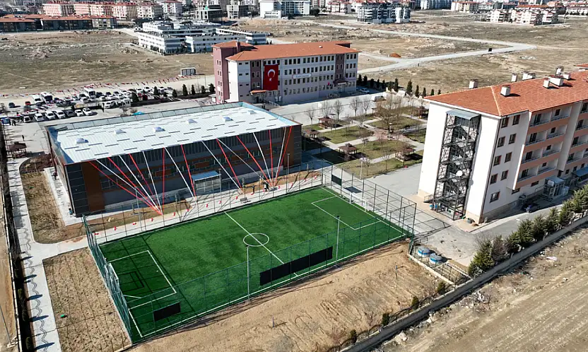 Selçuklu'da 67 milyonluk dev dokunuş: Fen Lisesi spor kompleksine kavuştu!