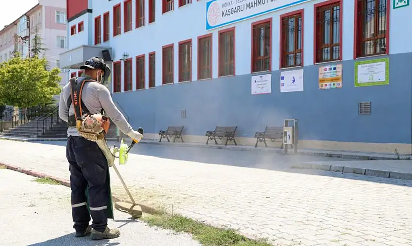 Selçuklu'da okullar yeni eğitim yılı için temizleniyor
