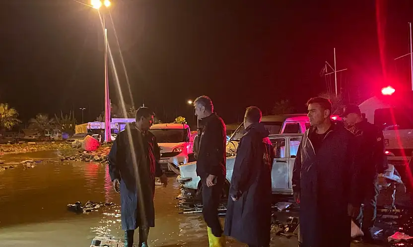Şiddetli yağış o illeri vurdu: Yarın okullar tatil mi? 15 Ekim ders var mı?